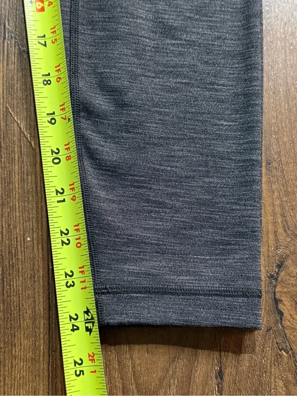 Lululemon Gray Heathered Cropped Leggings Womens Size 6 High Rise Yoga Pants